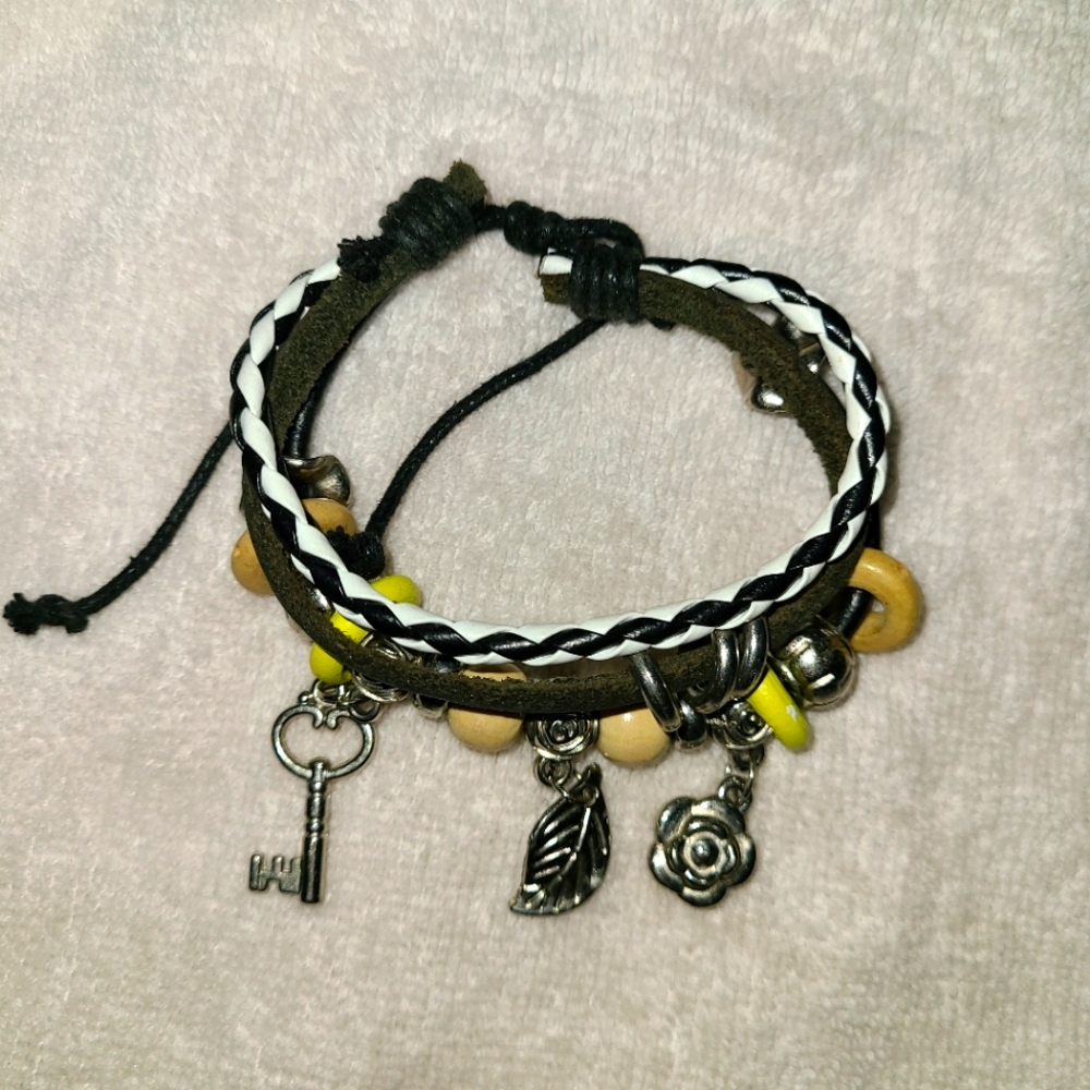 Leather bracelet